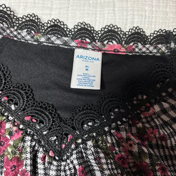 Arizona Jean Company Black and Pink Checkered Blouse - Picture 5 of 5